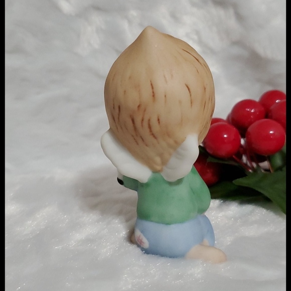 BETSEY CLARK HALLMARK Angel holding lamb figurine collectible dated 1985 HTF - Picture 5 of 6